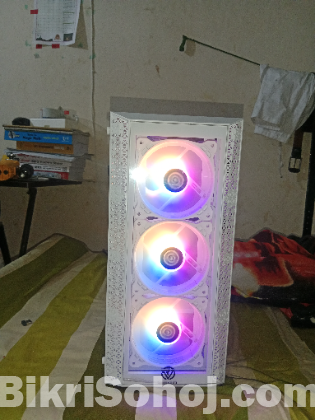 Revenger shockwave white atx gaming casing